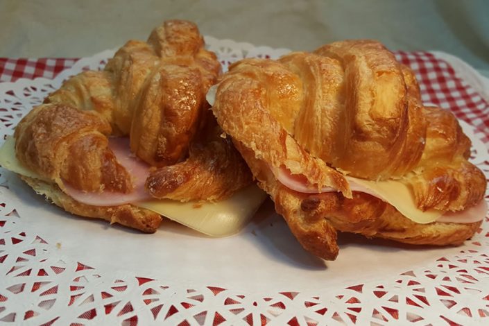 Croissants Recheos: De xamón con queixo