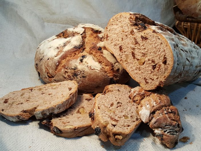 Pan de Centeo con Noces e Pasas